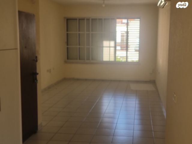 דירה, רחל 10, מרכז העיר, סביניה, הוותיקה, קרית ביאליק