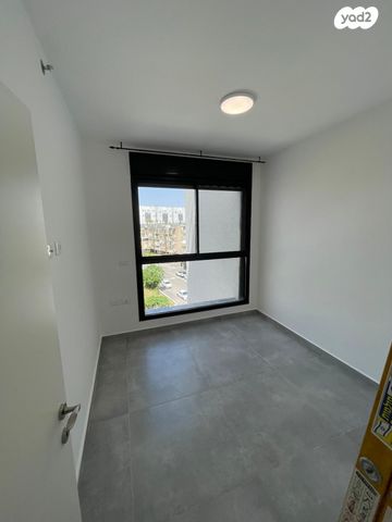 דירה, מעפילי אגוז 31, נווה חן, תל אביב יפו