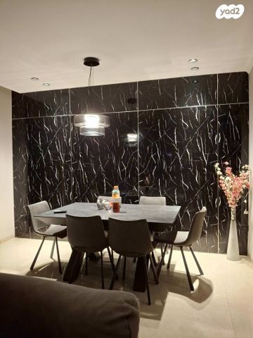 טריפלקס, חביבה רייק 25, צור שלום, קרית ביאליק