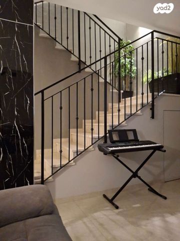 טריפלקס, חביבה רייק 25, צור שלום, קרית ביאליק