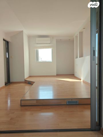 דופלקס, עמק חפר 8, הדרים, הדרים החדשה, כפר סבא