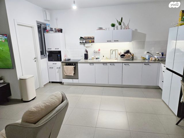 דירה, שושנים 3, אפק, קרית ביאליק