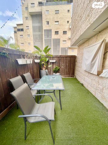 דירת גן, יוסי בנאי 10, משכנות האומנים, קרית מוצקין