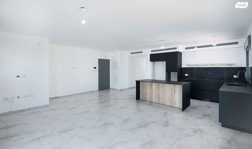 גג/ פנטהאוז, דרך הארגמן 8, שער הגיא מערב, יקנעם עילית