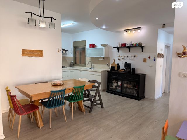 דירה, עורבני 3, חלומות זכרון, זכרון יעקב