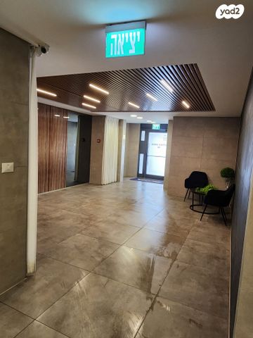 אסתר המלכה 19