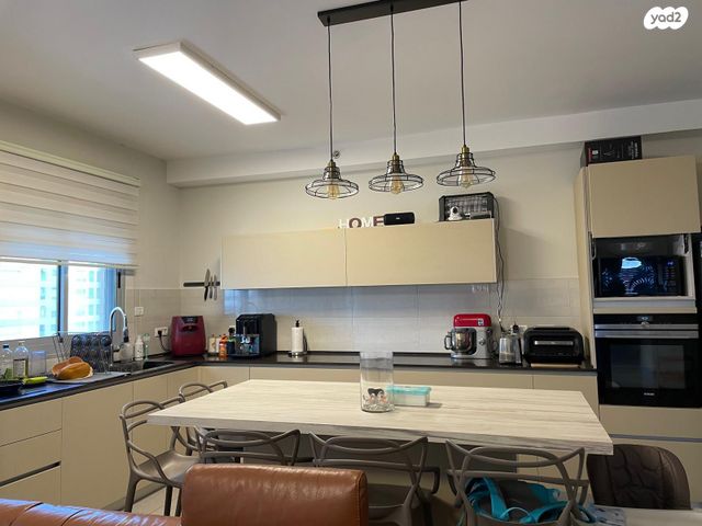 שדרות הציונות 77