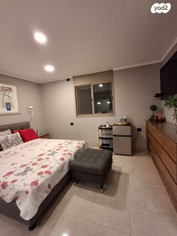 טריפלקס, חביבה רייק 25, צור שלום, קרית ביאליק