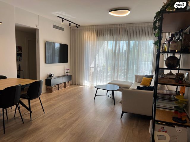 דירה, כינרת 4, קרית אליהו גולומב, רעננה