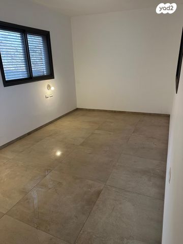 דופלקס, גינת אגוז 1, אבני חפץ, אבני חפץ