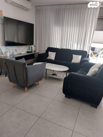 המגדל הלבן 4