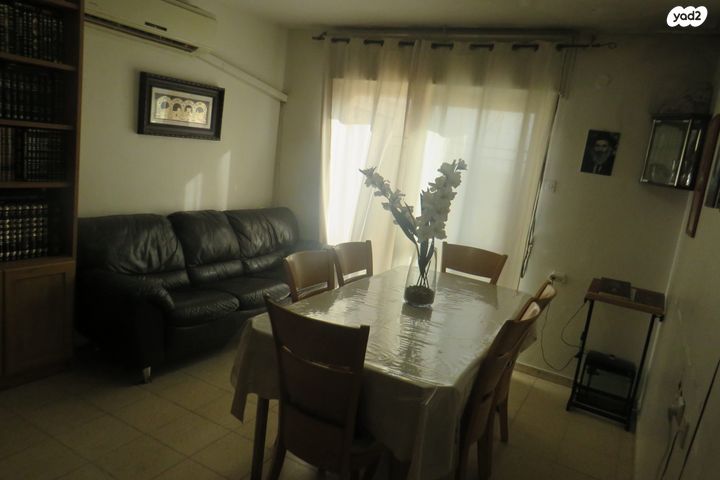 דירה, הרב ש"י זווין 51, נווה יעקב, ירושלים