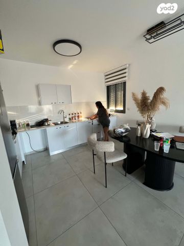 יצחק שמיר 11