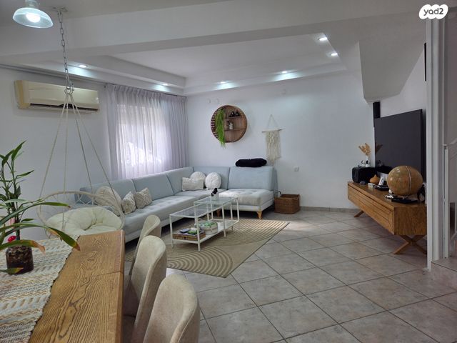 בית פרטי/ קוטג', אחד העם 16, אברמסקי, קרית אתא