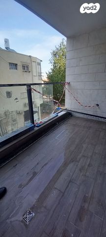 דירה, הרא"ה 90, שכונת הלל, רמת גן