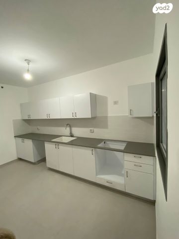 דירה, אשכולית 30, נווה פרדסים, פרדס חנה כרכור