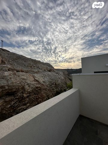 דופלקס, גינת אגוז 1, אבני חפץ, אבני חפץ