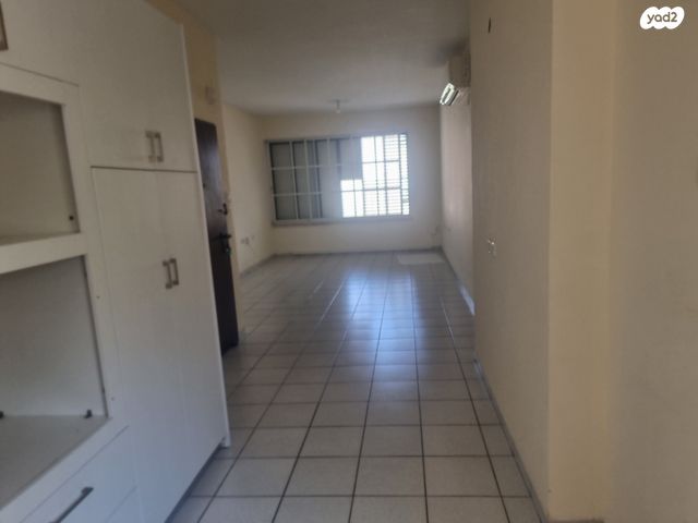 דירה, רחל 10, מרכז העיר, סביניה, הוותיקה, קרית ביאליק