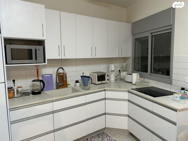 דירה, קריניצי 82, שכונת בן גוריון, מרכז העיר ג', רמת גן