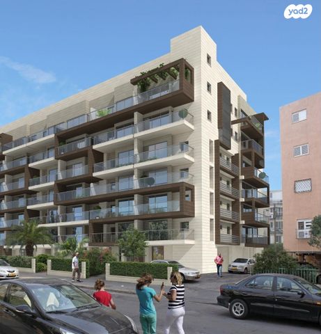 דירה, שדרות בר אילן 37, דרום מערב ותיק, בת ים