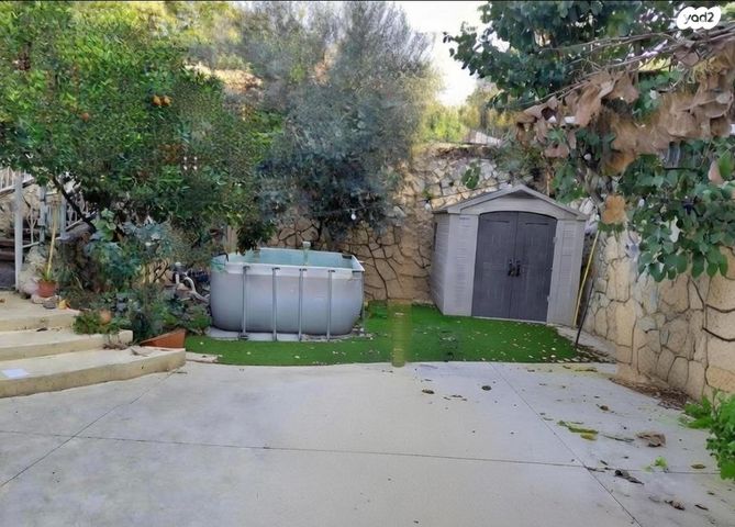 דו משפחתי, האגוז 4, לפיד, לפיד