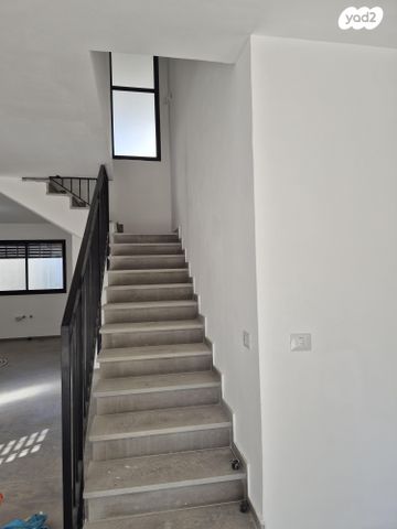 דירת גן, הגבורה 1, נווה התות, פרדס חנה כרכור