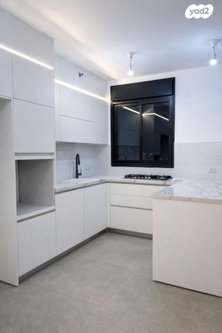 דרך זאב ז'בוטינסקי 8