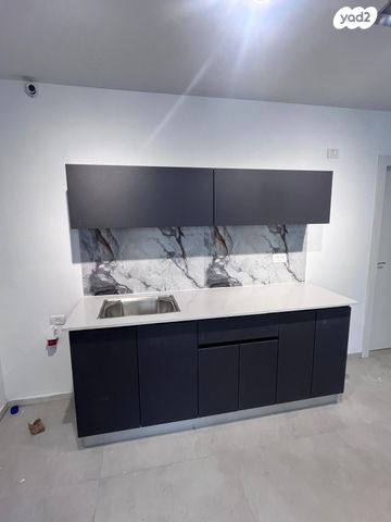 אביגדור עשת 63