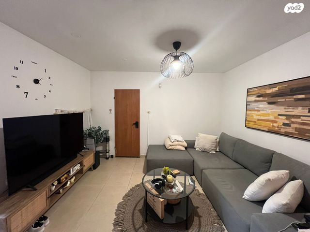 מניה שוחט 13