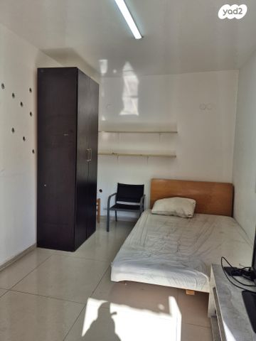 ארלוזורוב 15