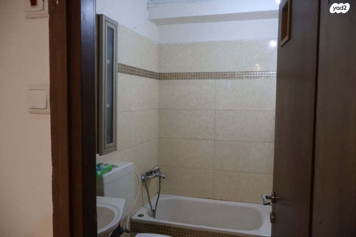 יחידת דיור, מנחם 16, הר שלום, בני ברק