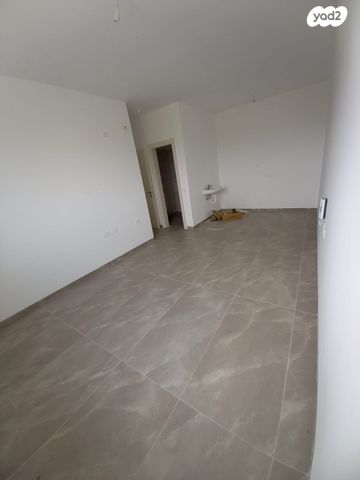 גג/ פנטהאוז, נהרדעא 6, שפע חיים / רמת בית שמש ד-3, בית שמש