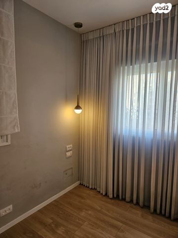 דירה, ברל כצנלסון 16, שיכוני מזרחי, כפר סבא