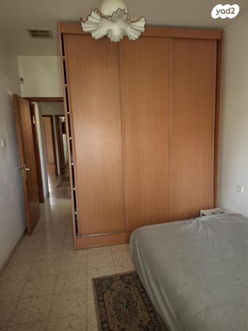 דו משפחתי, שלום עותמי 10, מרמורק, רחובות