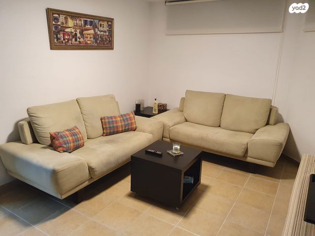 יחידת דיור, משה לוי 8, גני איריס, נס ציונה