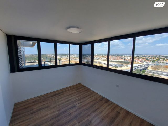 גג/ פנטהאוז, שדרות מנחם בגין 56, גבעת אולגה, חדרה