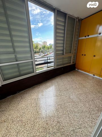 דירה, דרך רזיאל 37, צפון מזרח מרכז העיר, נתניה