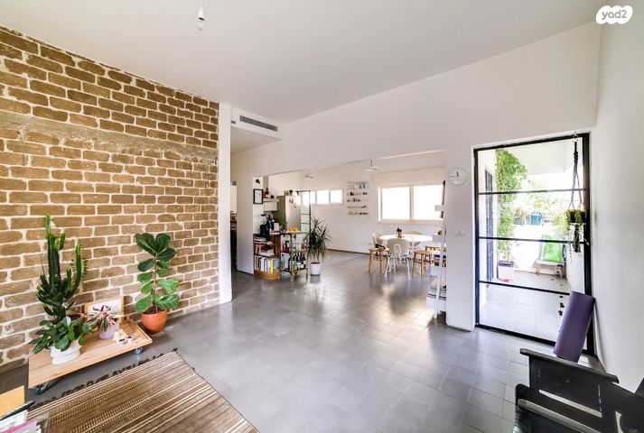 סמטת בית השואבה 12