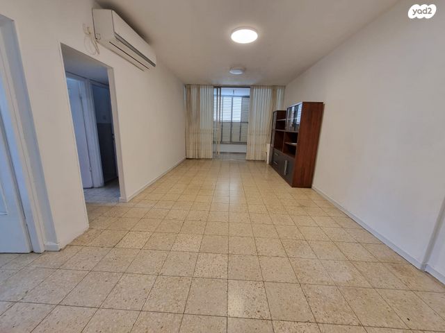 דירה, דרך רזיאל 15, צפון מזרח מרכז העיר, נתניה