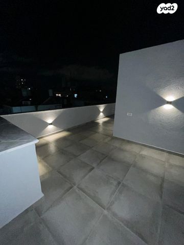 גג/ פנטהאוז, מפרץ שלמה 26, קרית שרת מזרח, חולון