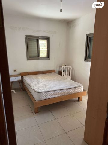 דו משפחתי, השסק 1, בת שלמה, בת שלמה