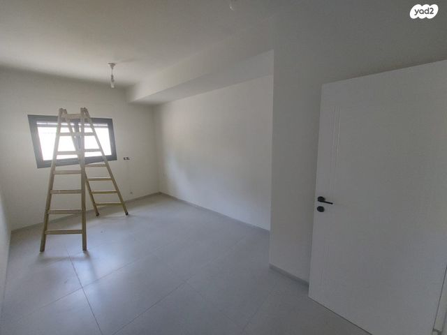 דירת גן, סיגליות 5, אפק, קרית ביאליק