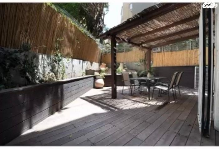 דירת גן, מנדלי מוכר ספרים 10, הצפון הישן - דרום, תל אביב יפו