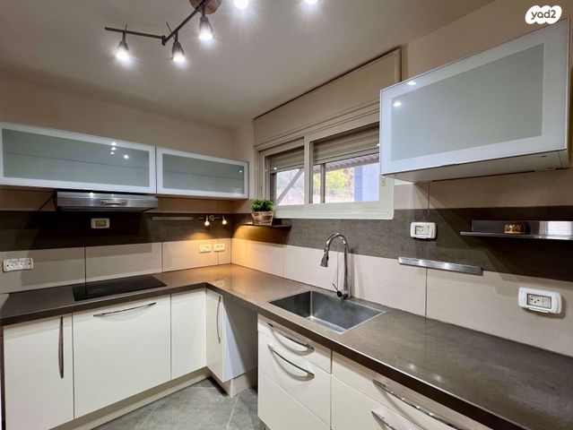 אבא הלל סילבר 113