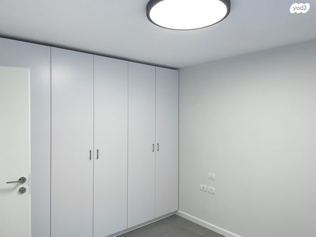 מרתף/ פרטר, האצ"ל 21, נווה הדר, הוד השרון