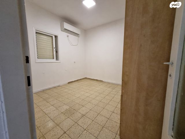 דירה, דרך רזיאל 15, צפון מזרח מרכז העיר, נתניה