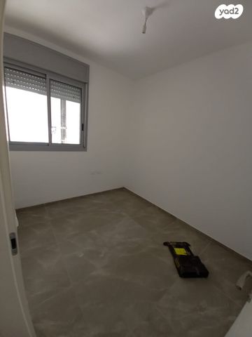 גג/ פנטהאוז, נהרדעא 6, שפע חיים / רמת בית שמש ד-3, בית שמש