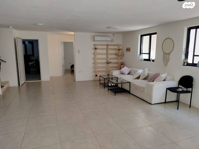 בית פרטי/ קוטג', השמחה 25, שרונה, כפר יונה