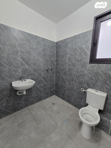 דירת גן, דרך ארץ 1, שאר העיר, חריש