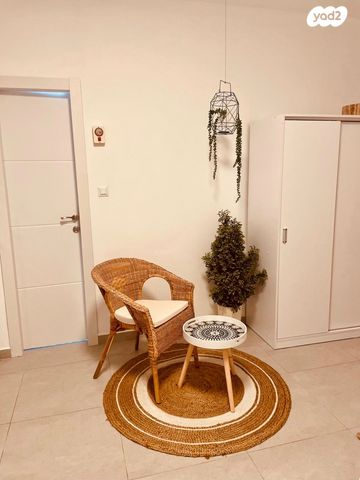 דירה, שדרות גלוסקין 23, ב' / צפון מערב העיר, רחובות